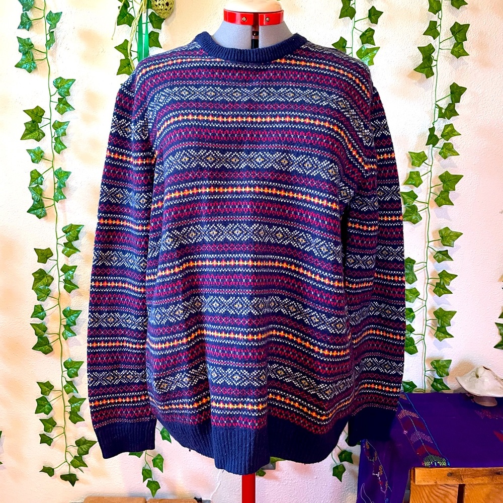 Old navy vintage looking unisex sweater